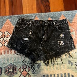 Vintage wrangler black jean shorts